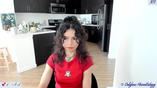 Gallery image thumbnail from vroom's myfreecams stream on, 05/12/2025, 24:01 image 9 of 20