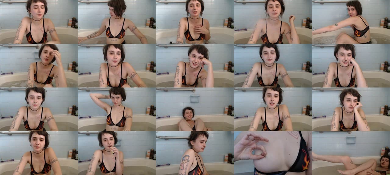 sickgrrl-MFC-202012101617_m.jpg