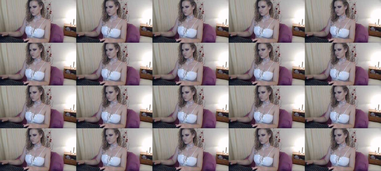 HollyMfc-MFC-202112252351_m.jpg